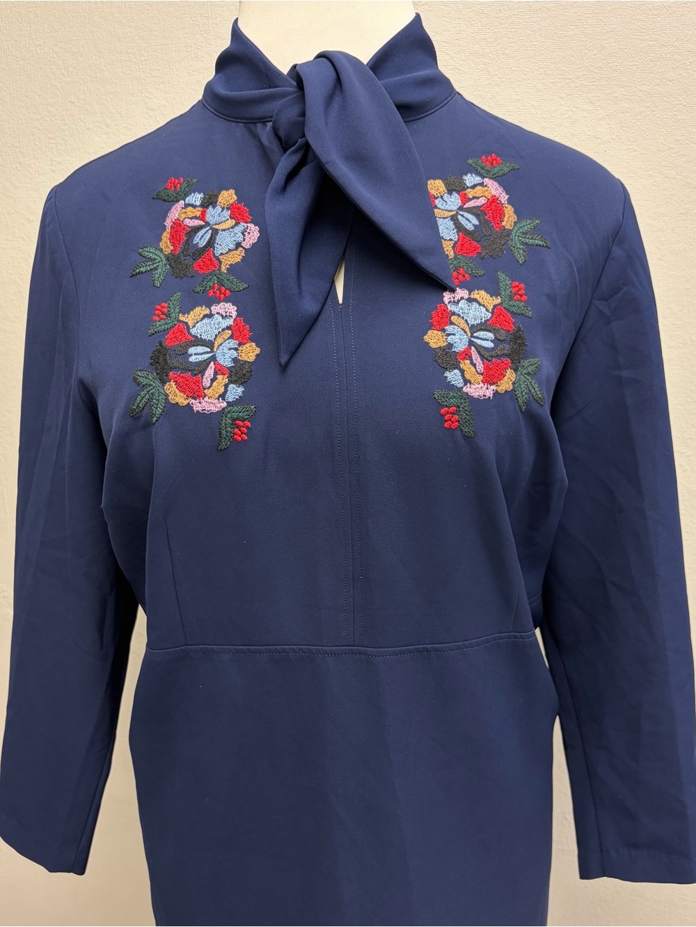 Eloquii Navy Long-Sleeve Tie-Neck Dress with Floral EmbroideryđPERFECT FOR FALL - Picture 2 of 5